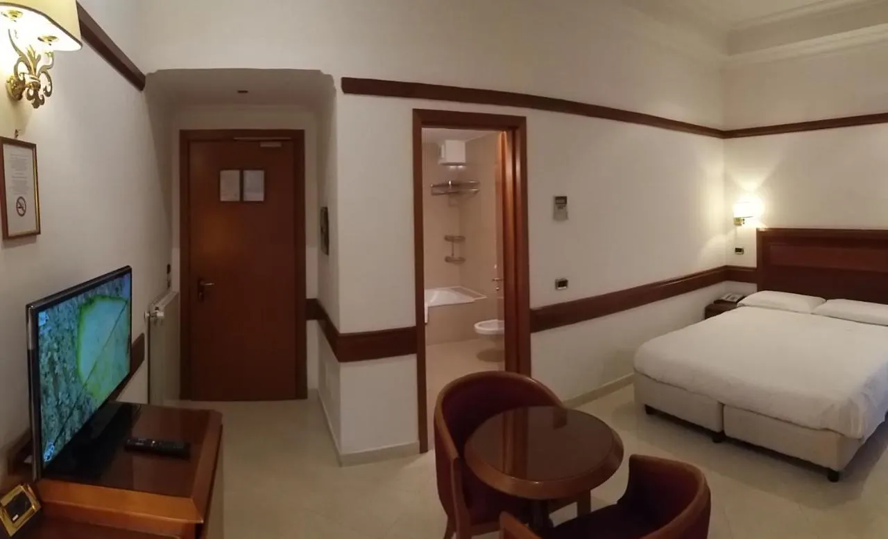 Hotel San Carlo Rome 3*,  Italy